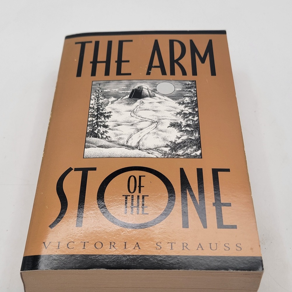 Victoria Strauss The Arm of the Stone Paperback First Printing 1998 Fantasy Good